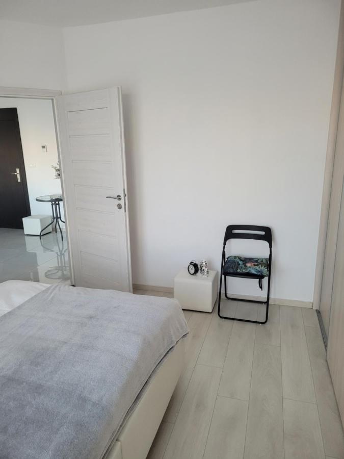 Apartman Dantia - Dubnica Nad Vahom, Priamo V Centre Apartment Bagian luar foto