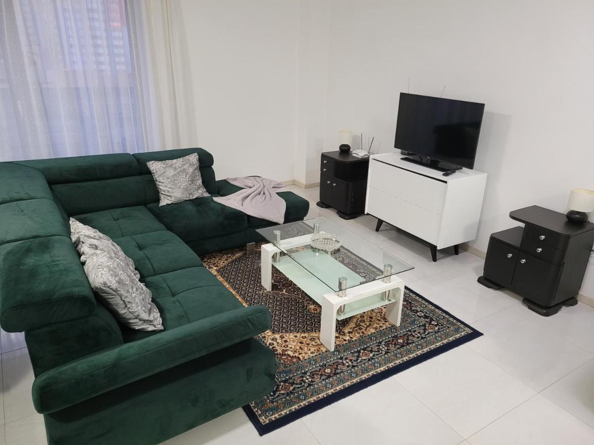 Apartman Dantia - Dubnica Nad Vahom, Priamo V Centre Apartment Bagian luar foto