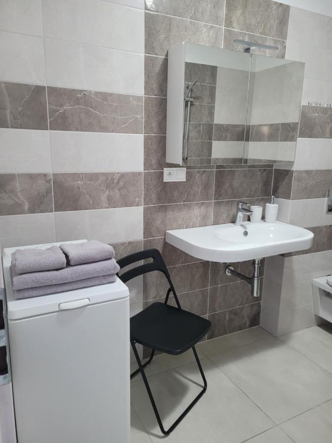 Apartman Dantia - Dubnica Nad Vahom, Priamo V Centre Apartment Bagian luar foto