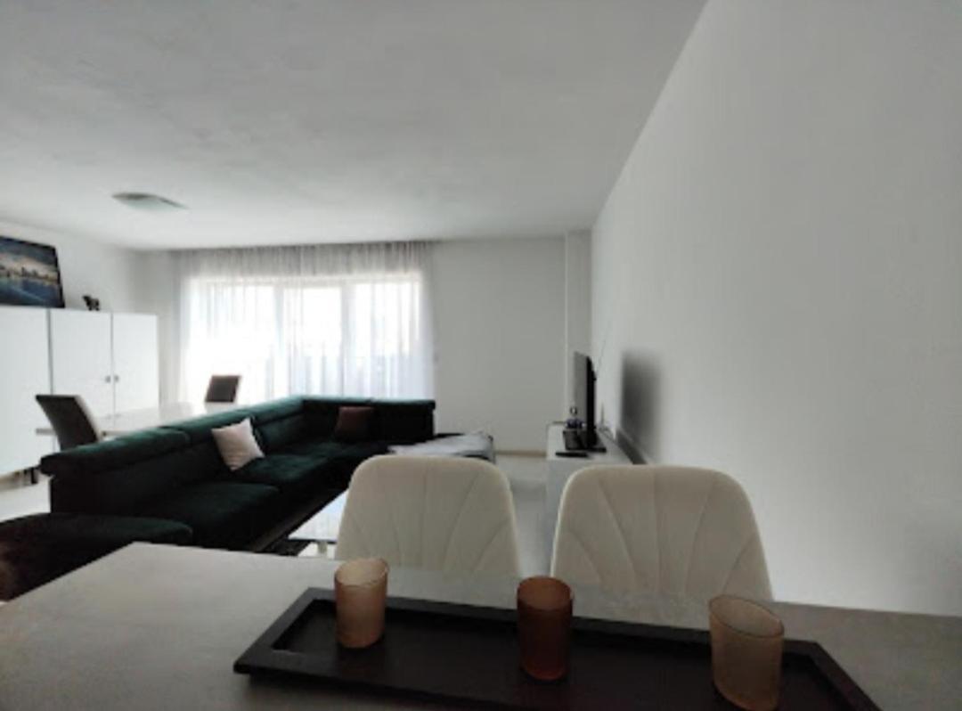 Apartman Dantia - Dubnica Nad Vahom, Priamo V Centre Apartment Bagian luar foto